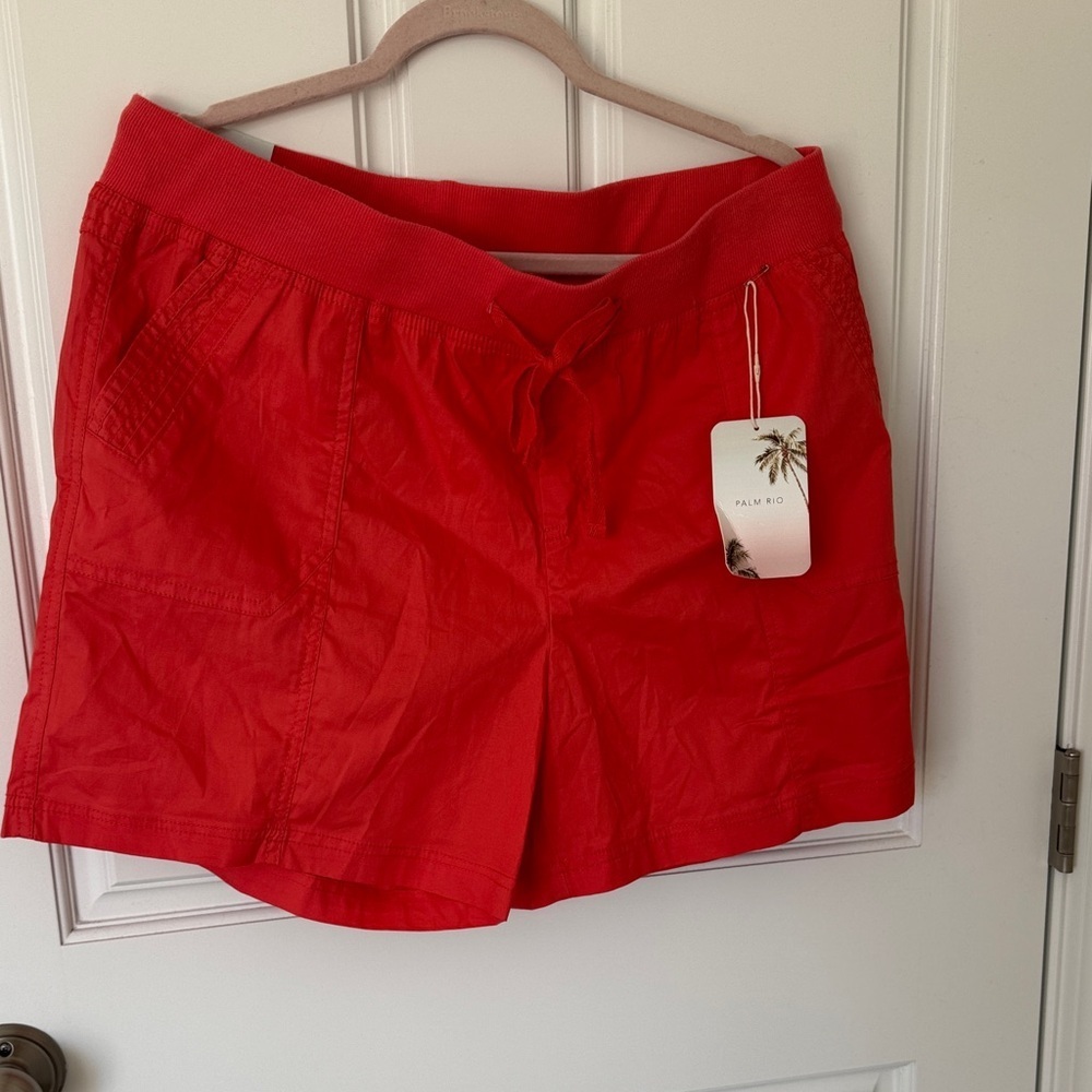 Palm Rio Coral  Women’s Shorts NWT.